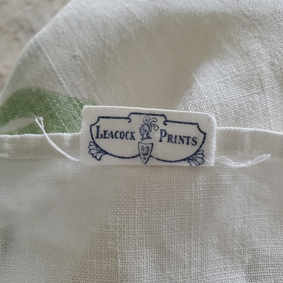 Leacock Prints Vintage Infinity Trellis with Yellow Magnolia Foliage Tablecloth - Picture 7 of 8